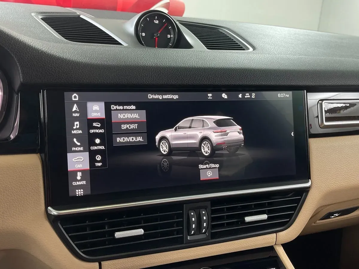 Porsche Cayenne photo 22