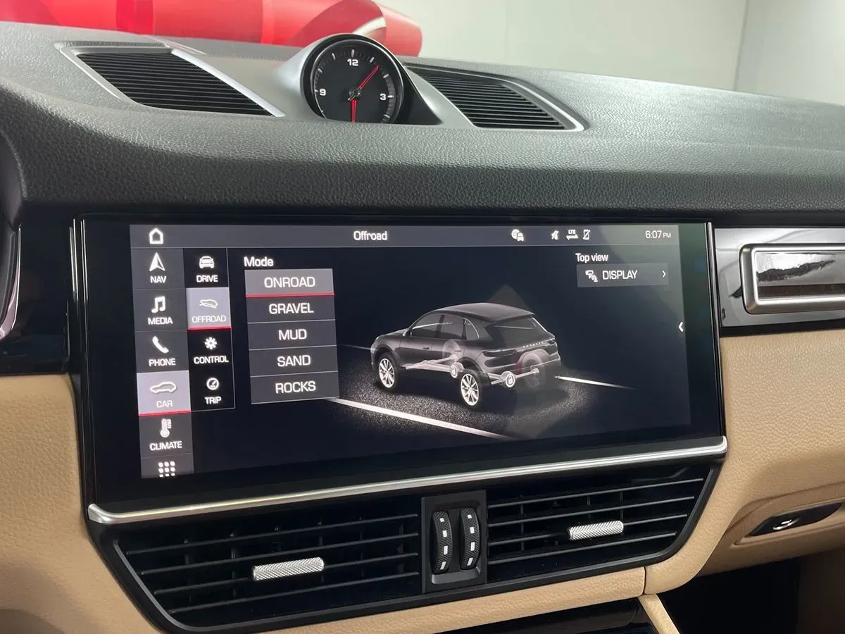 Porsche Cayenne photo 24