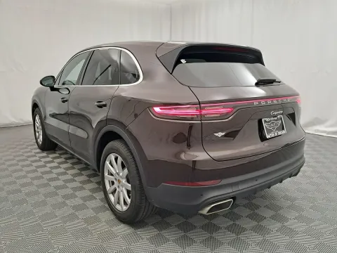 More photos of 2019 Porsche Cayenne at Autos of Chicago, IL