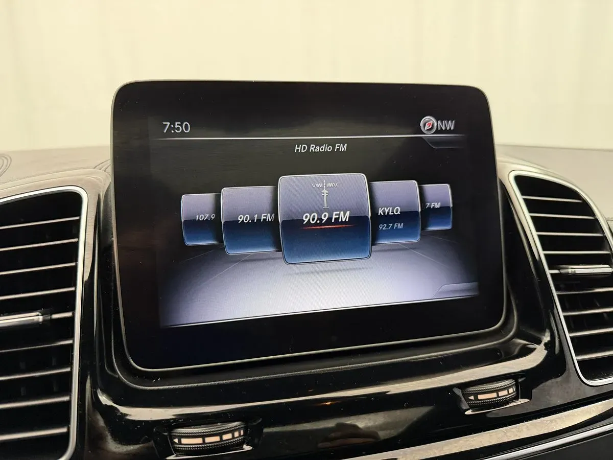 Mercedes-Benz GLE photo 30