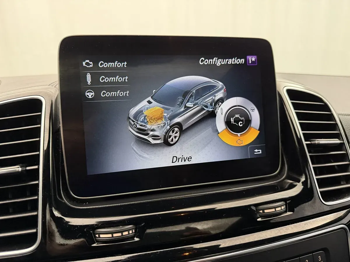 Mercedes-Benz GLE photo 27