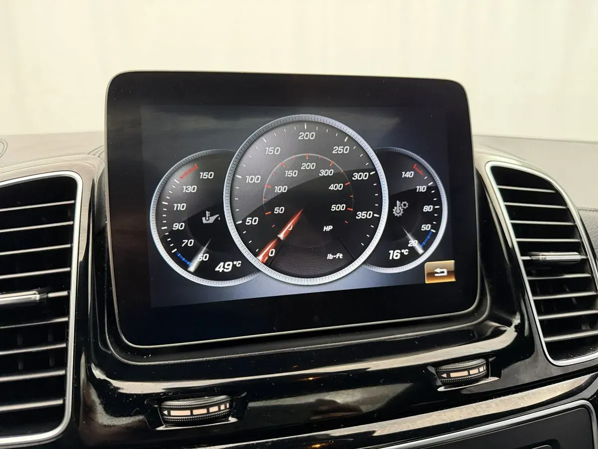 Mercedes-Benz GLE photo 29