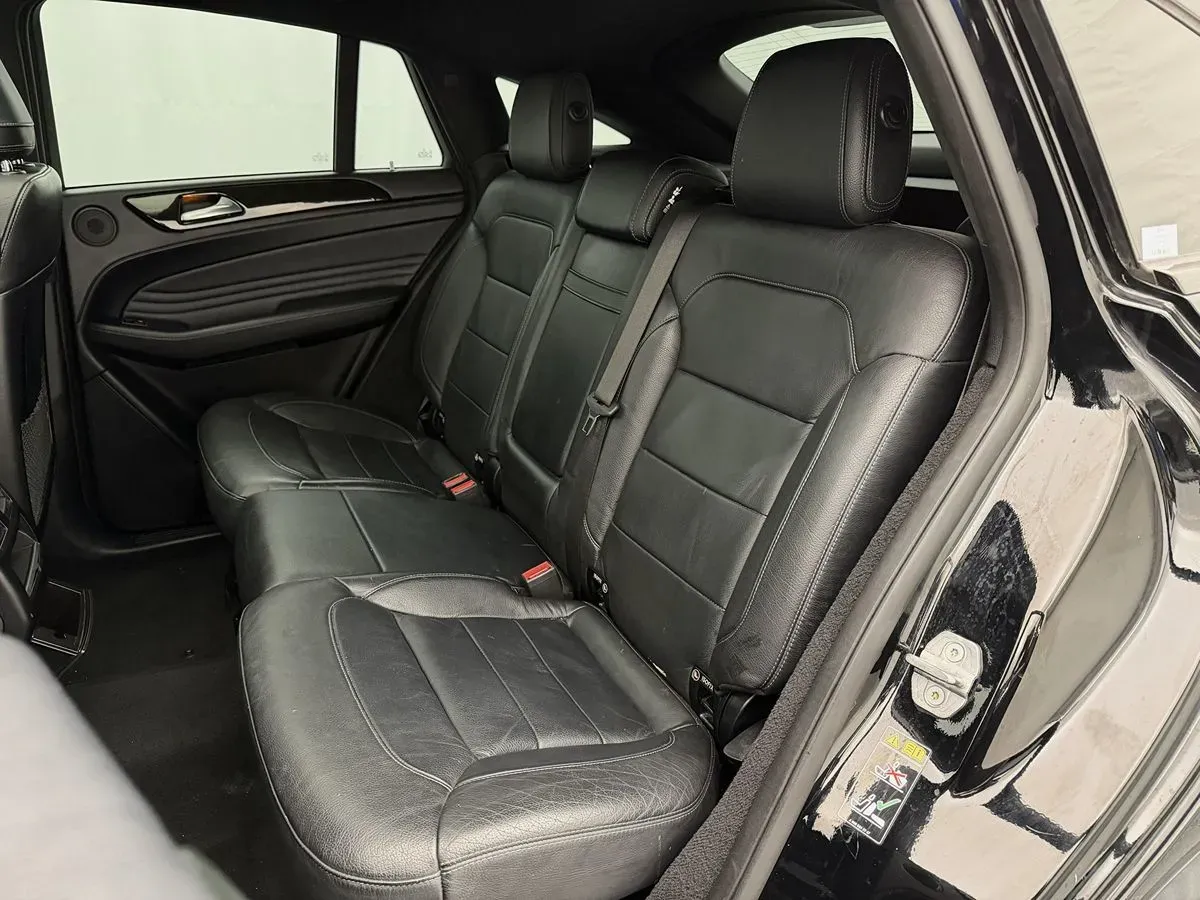 Mercedes-Benz GLE photo 35