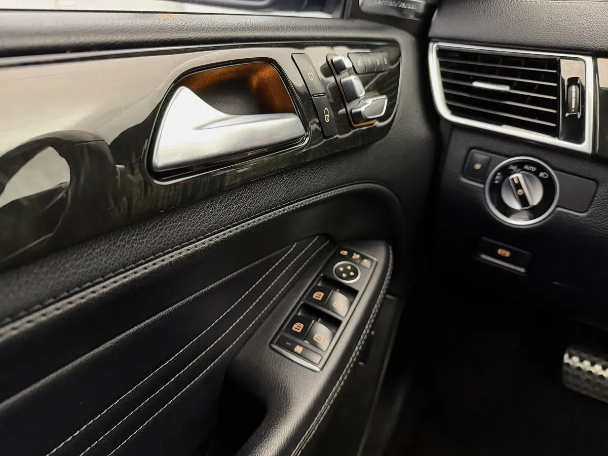 Mercedes-Benz GLE photo 14