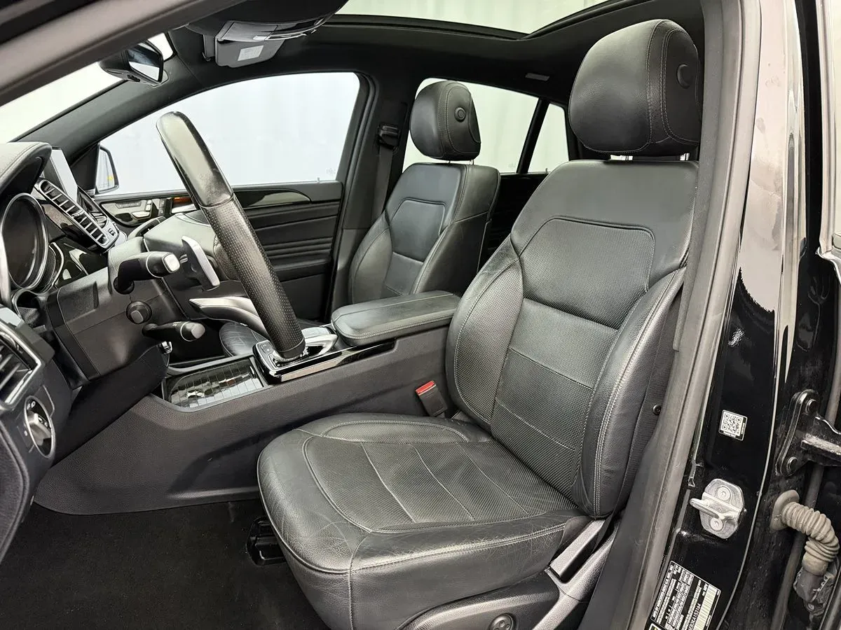 Mercedes-Benz GLE photo 9