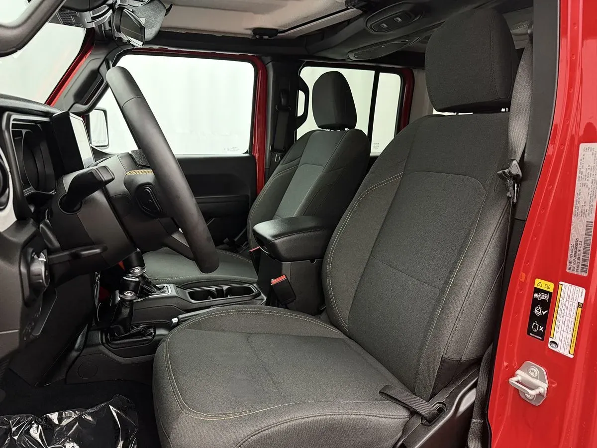 Jeep Wrangler photo 11