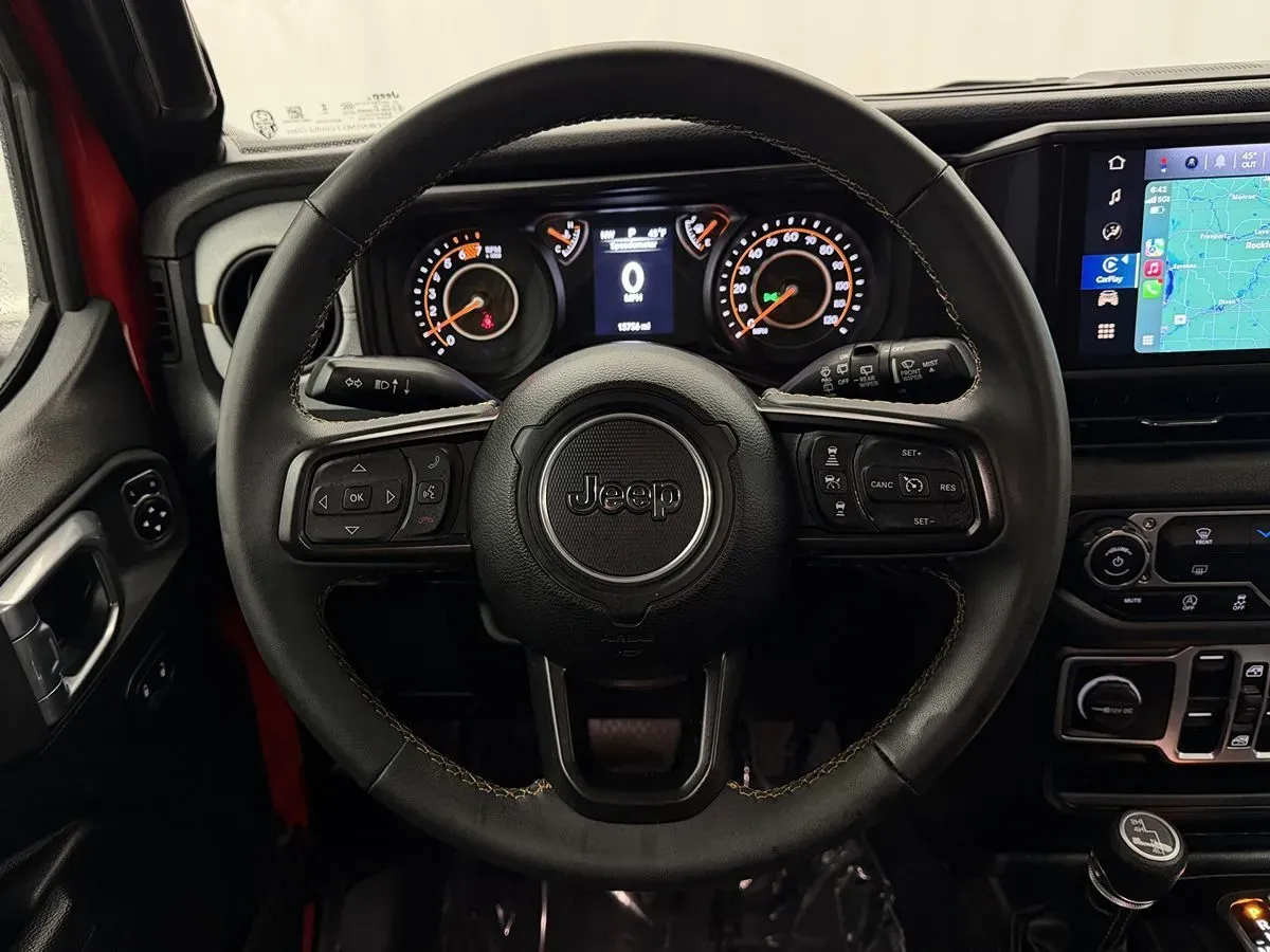 Jeep Wrangler photo 12