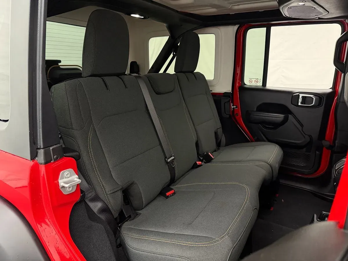 Jeep Wrangler photo 30
