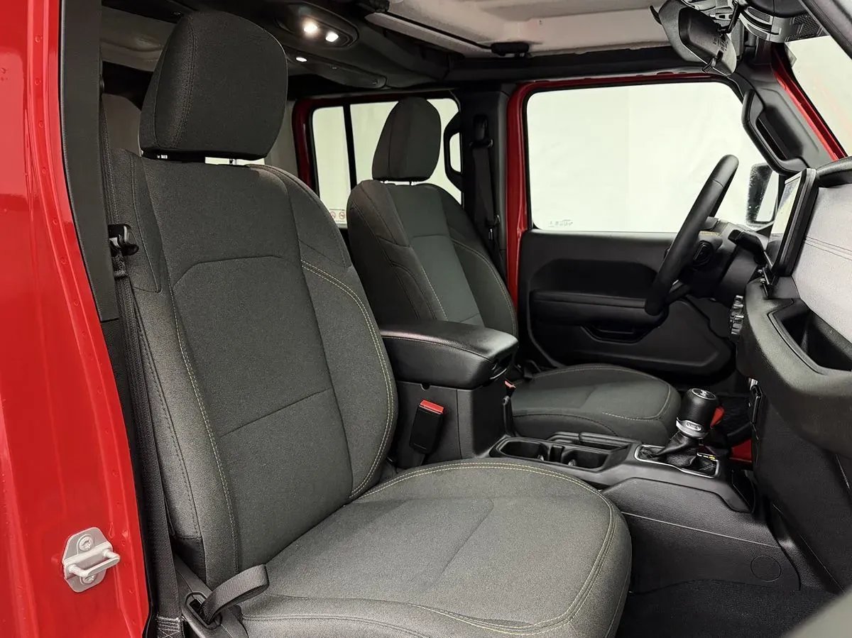 Jeep Wrangler photo 31