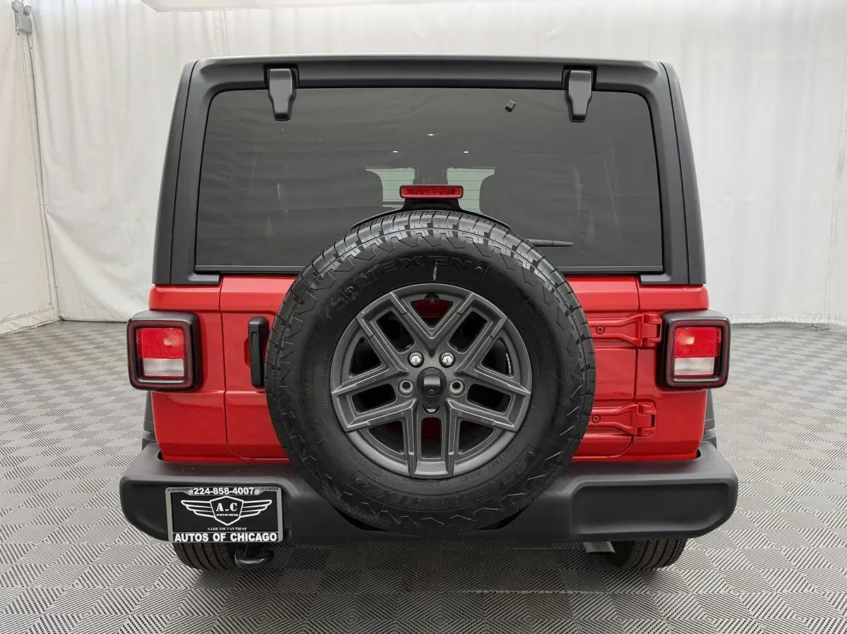 Jeep Wrangler photo 5