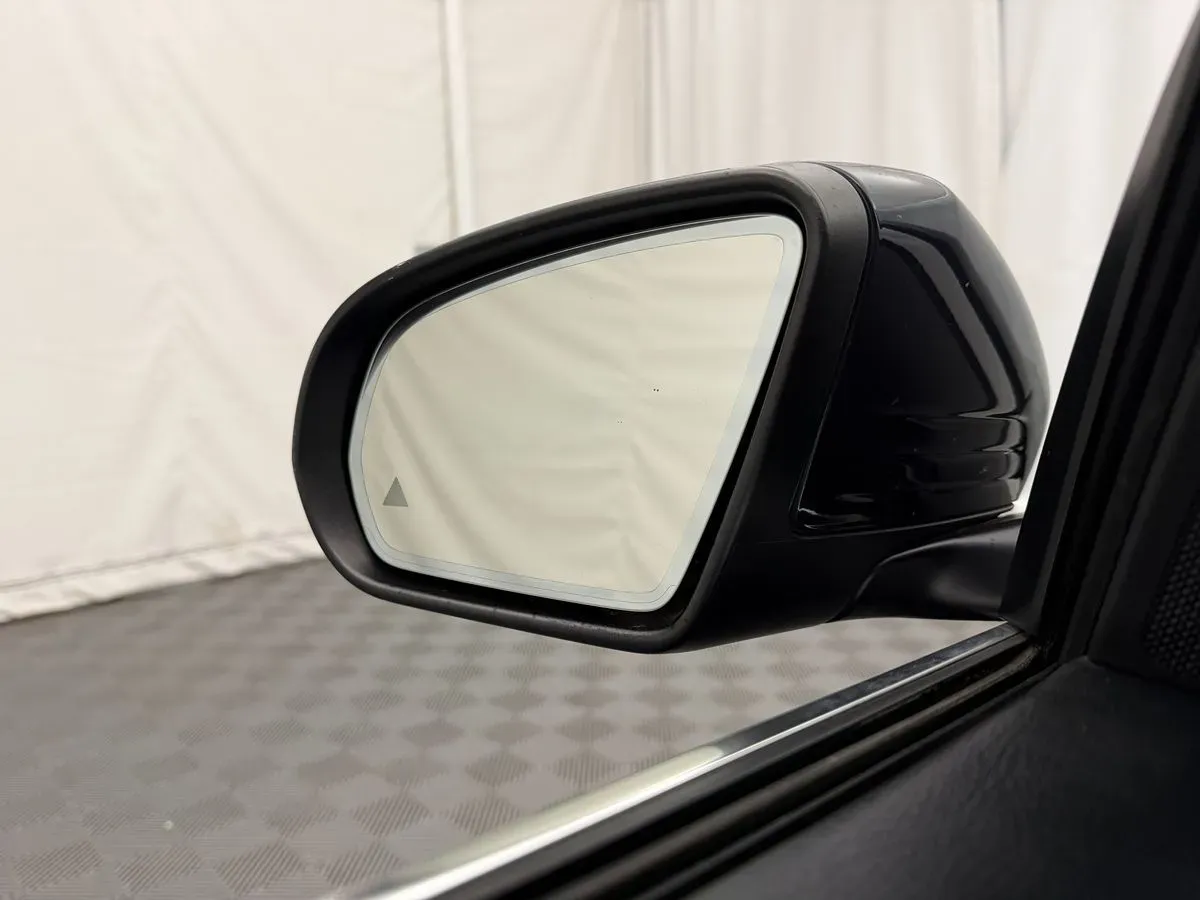 Mercedes-Benz C-Class photo 15