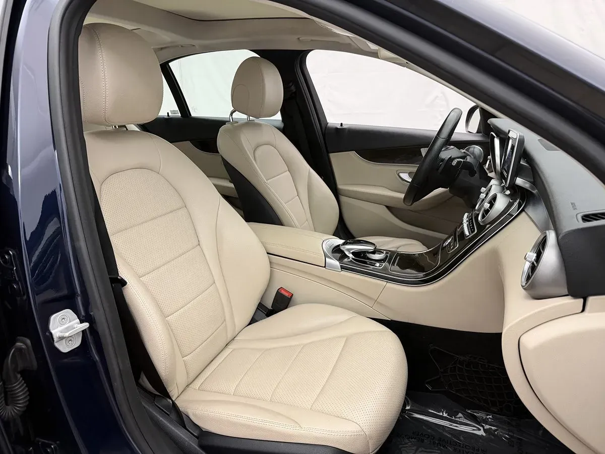 Mercedes-Benz C-Class photo 24