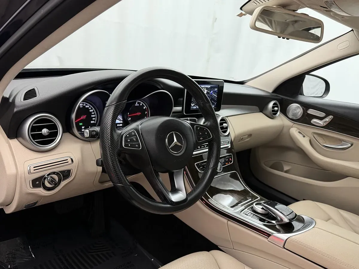 Mercedes-Benz C-Class photo 8