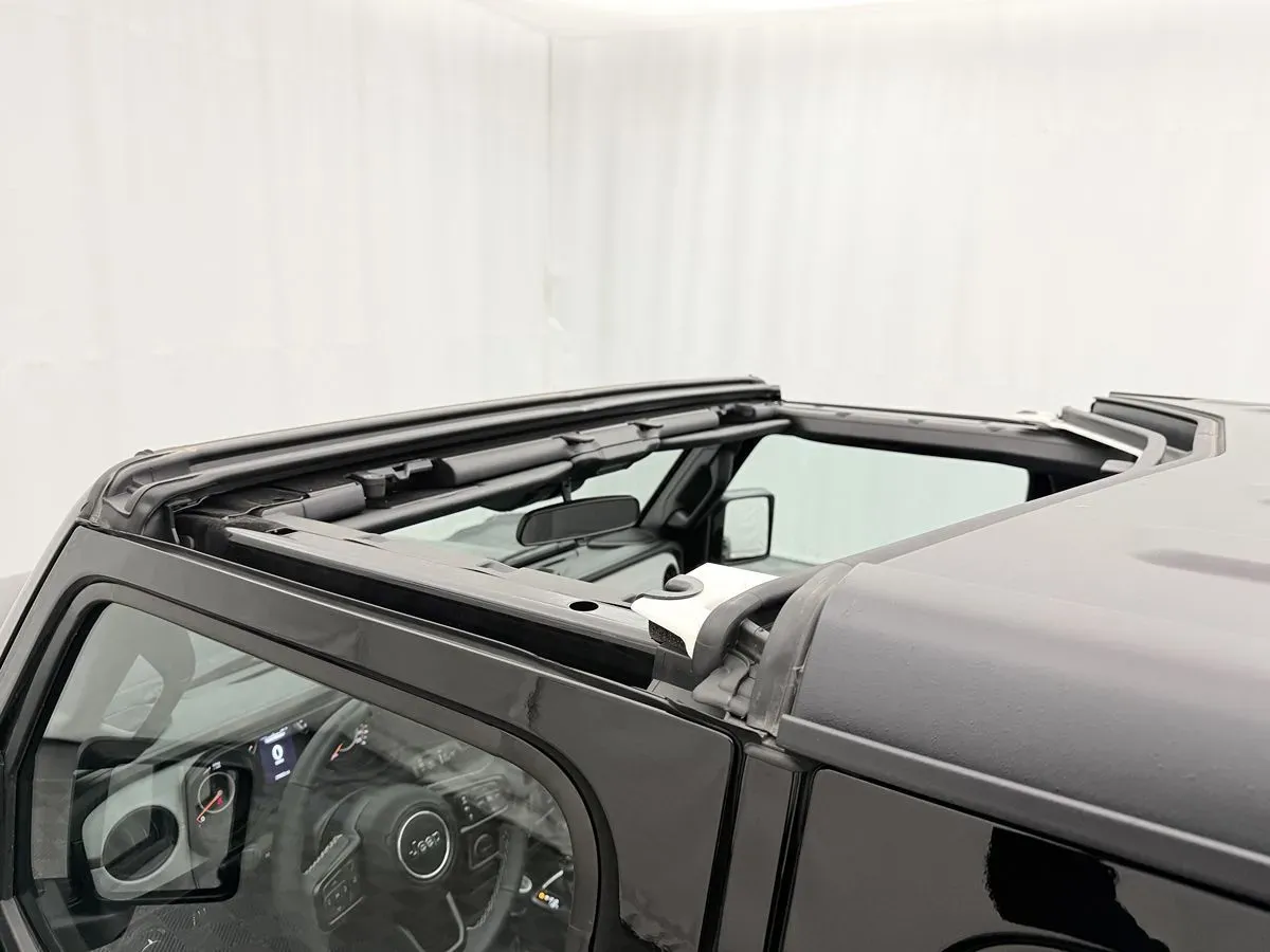 Jeep Wrangler photo 6