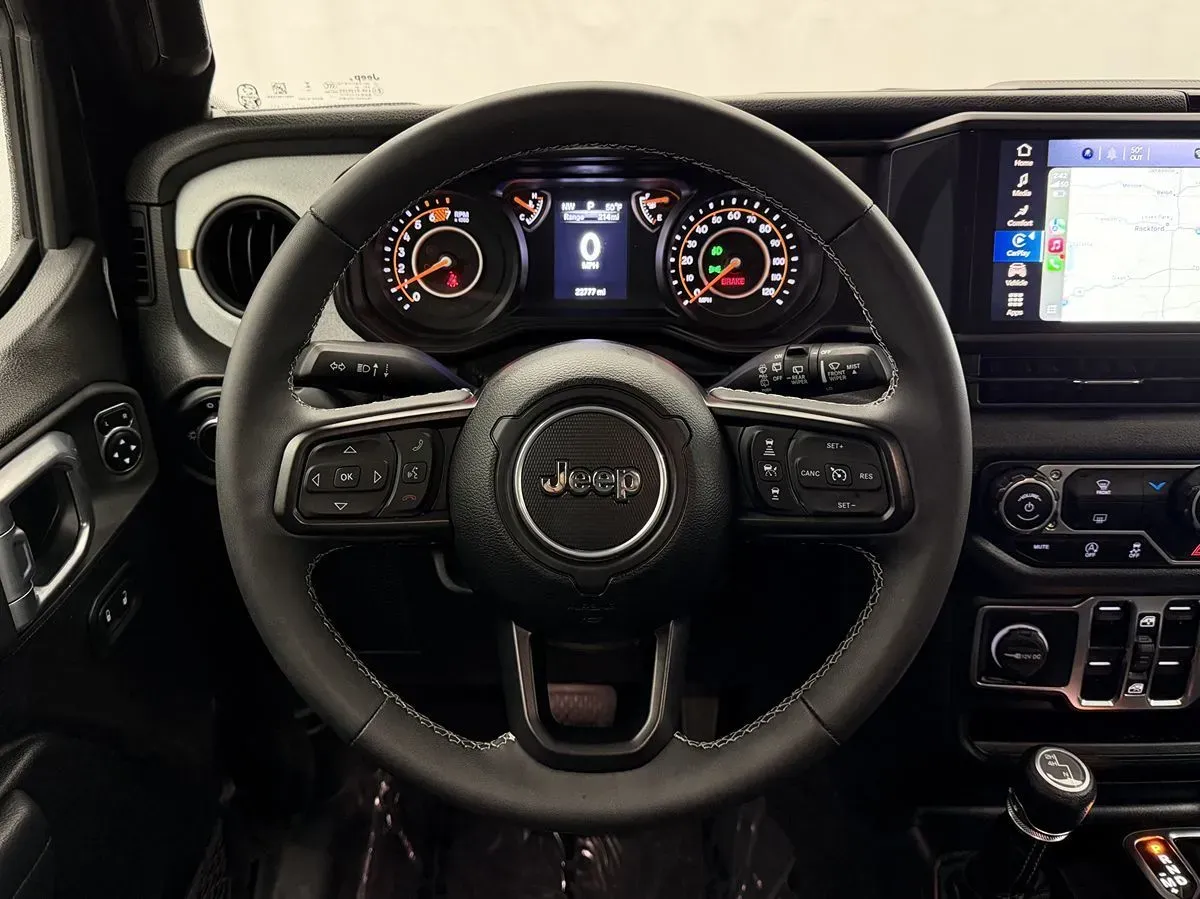 Jeep Wrangler photo 12