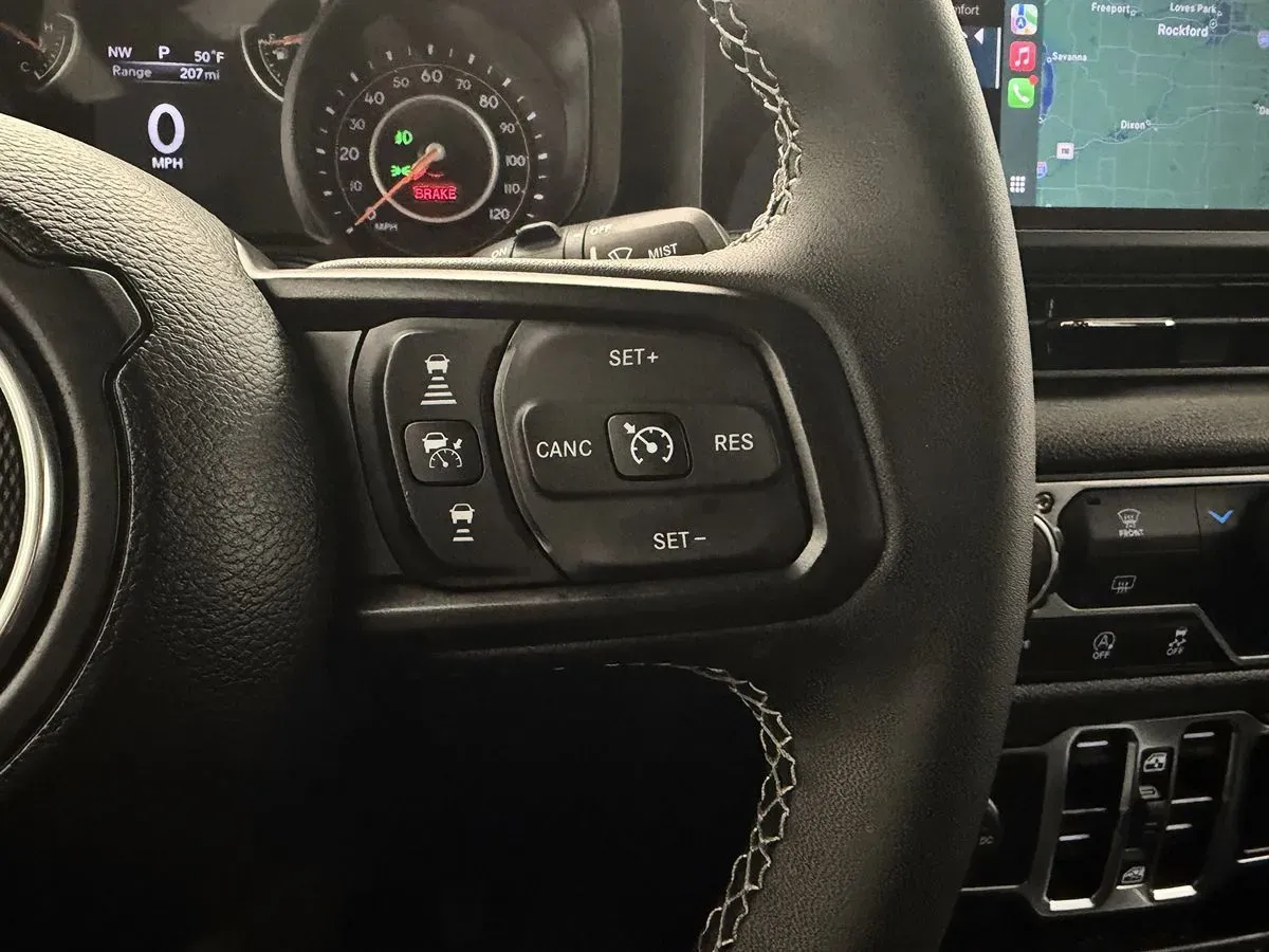 Jeep Wrangler photo 13