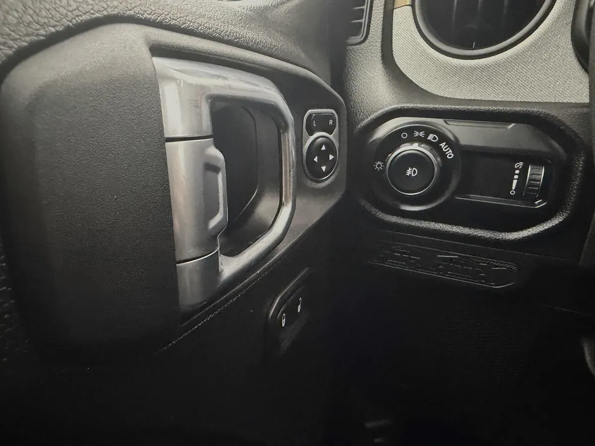 Jeep Wrangler photo 15