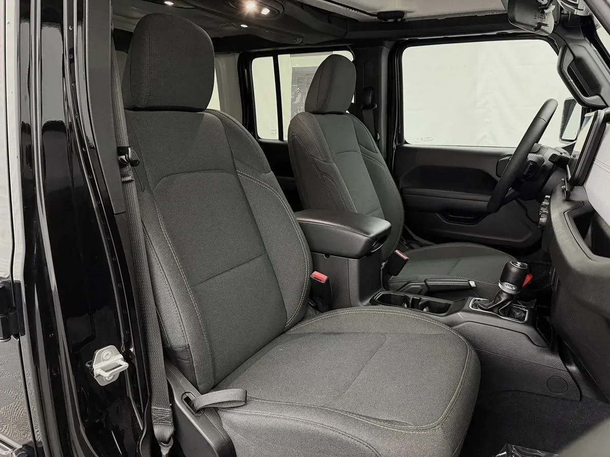 Jeep Wrangler photo 31