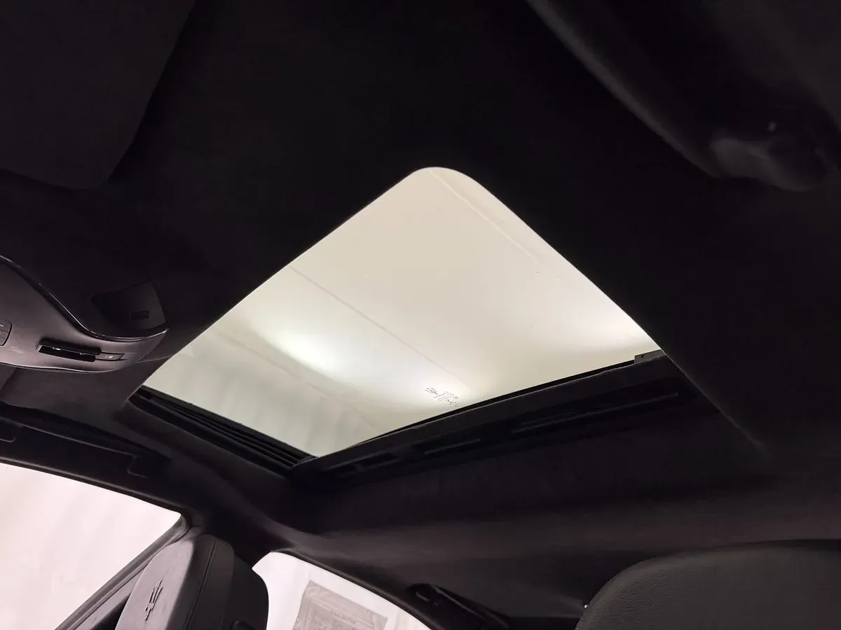 Maserati Ghibli photo 9