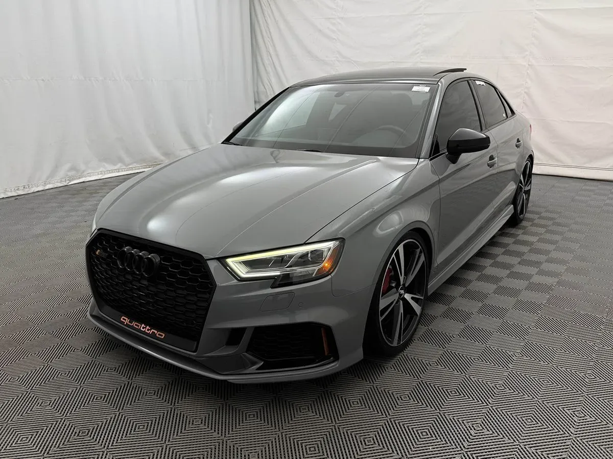 Audi RS 3 photo 2