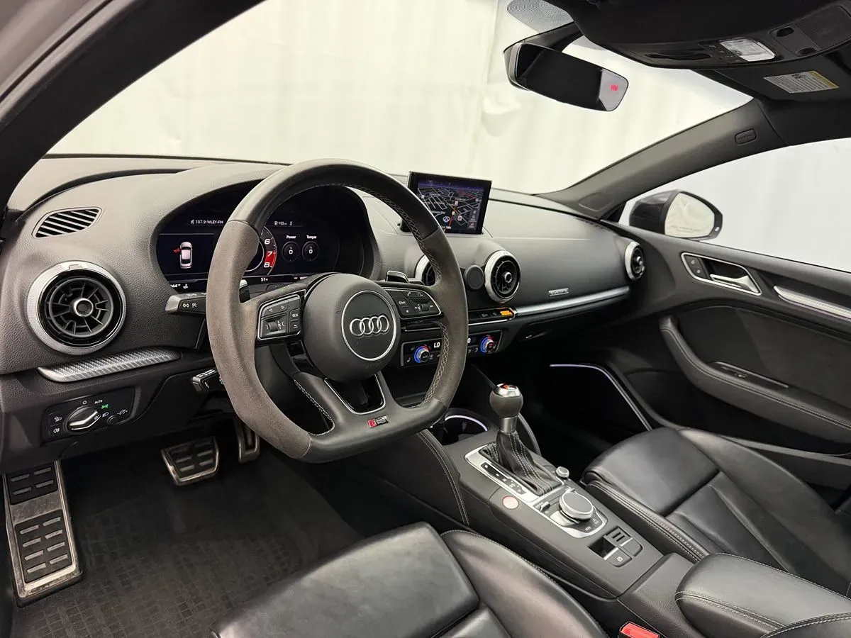 Audi RS 3 photo 8