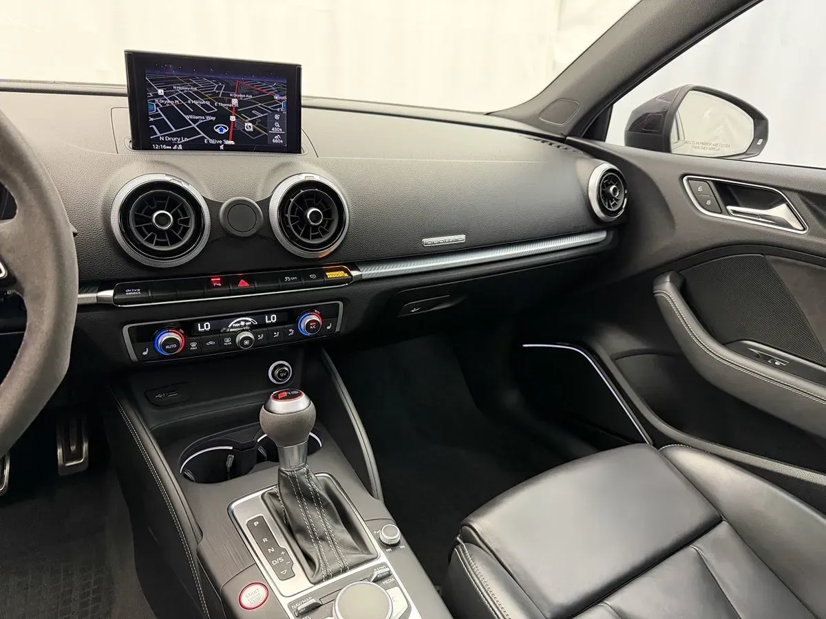 Audi RS 3 photo 17