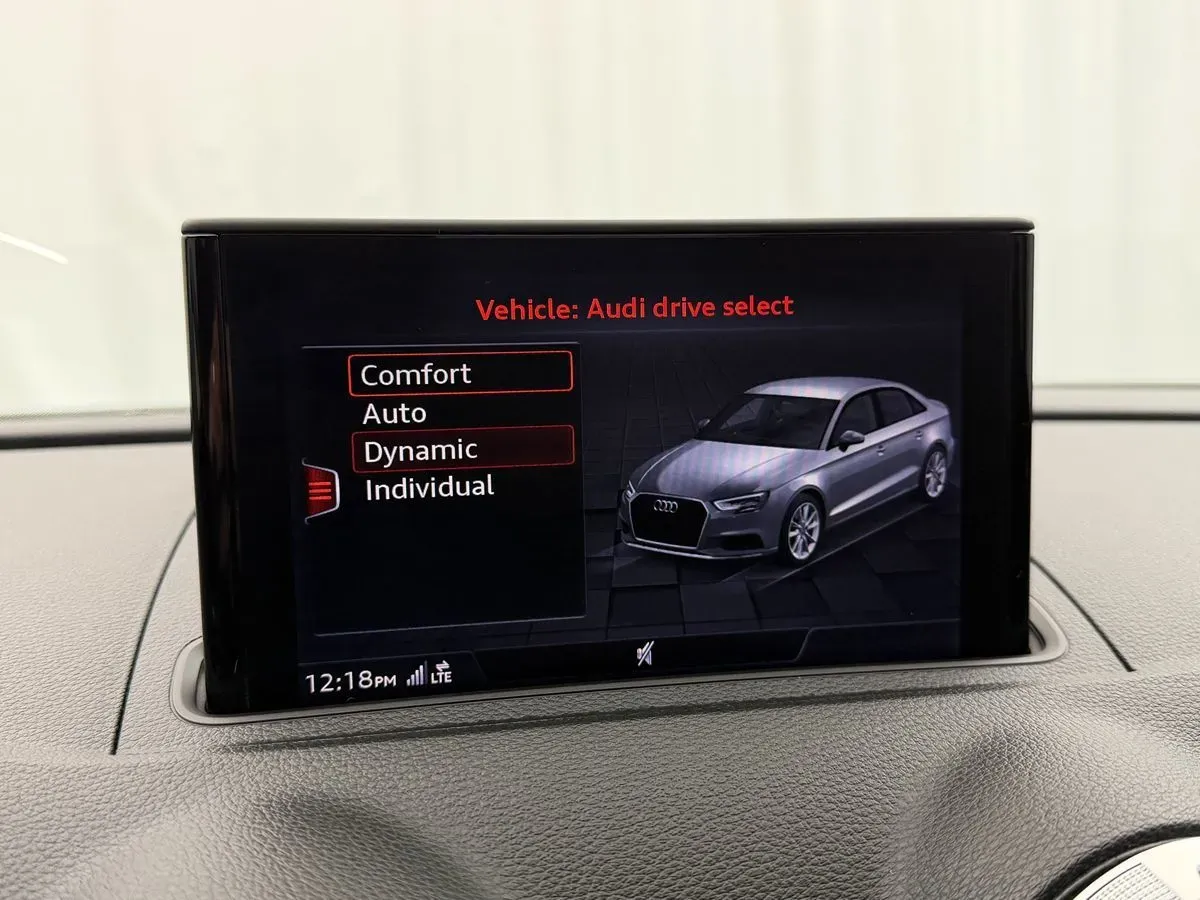 Audi RS 3 photo 23