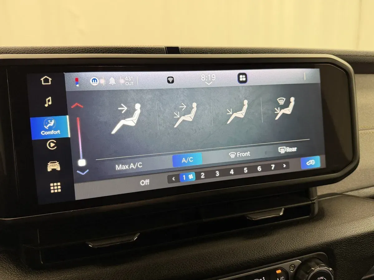 Jeep Wrangler photo 21