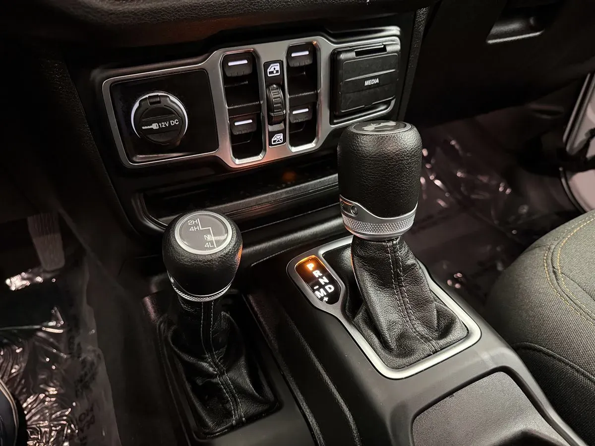 Jeep Wrangler photo 28