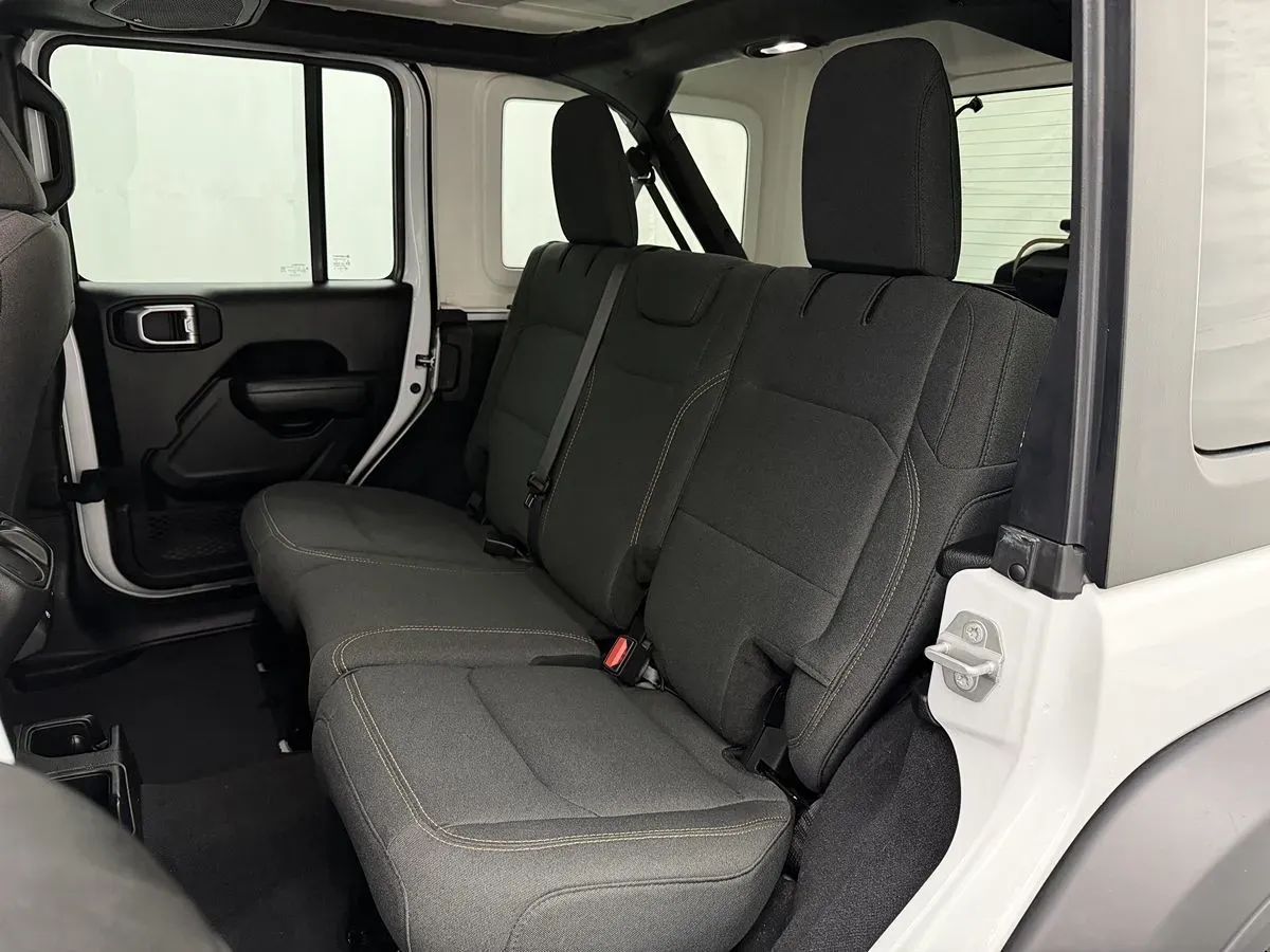 Jeep Wrangler photo 29