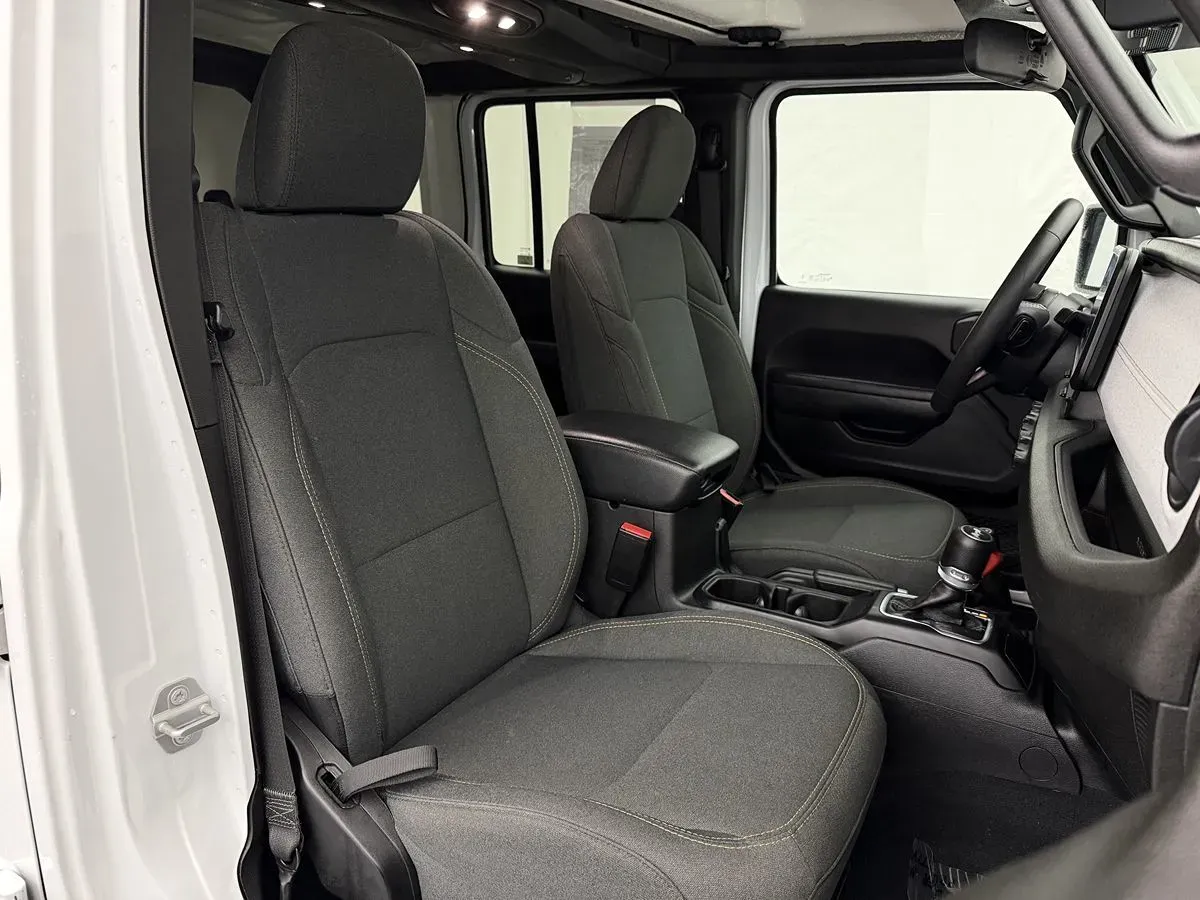 Jeep Wrangler photo 31