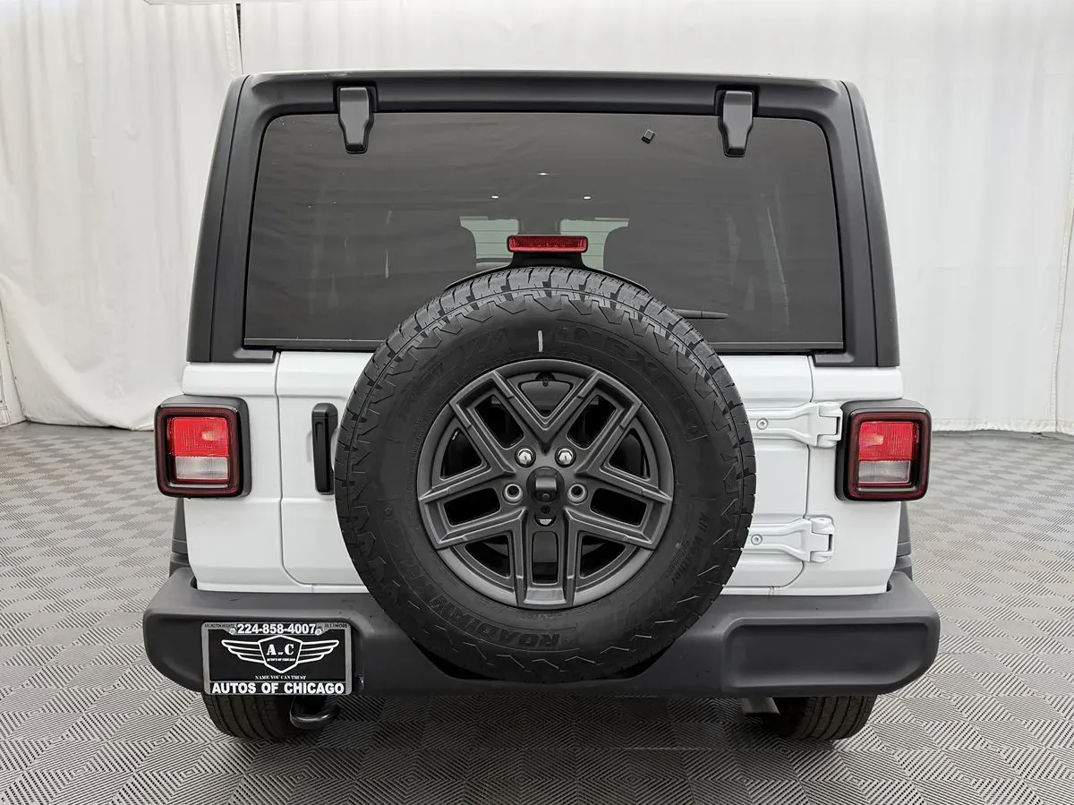 Jeep Wrangler photo 5