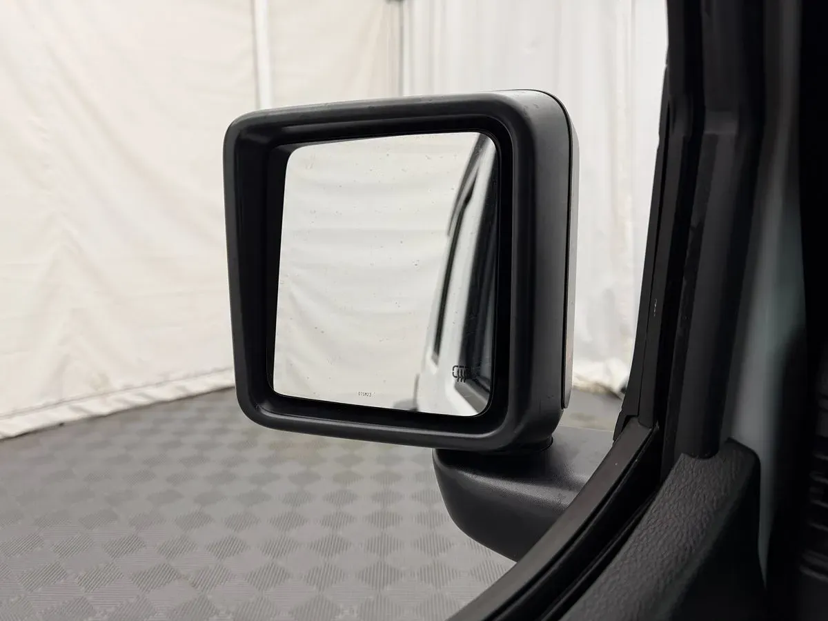Jeep Wrangler photo 13