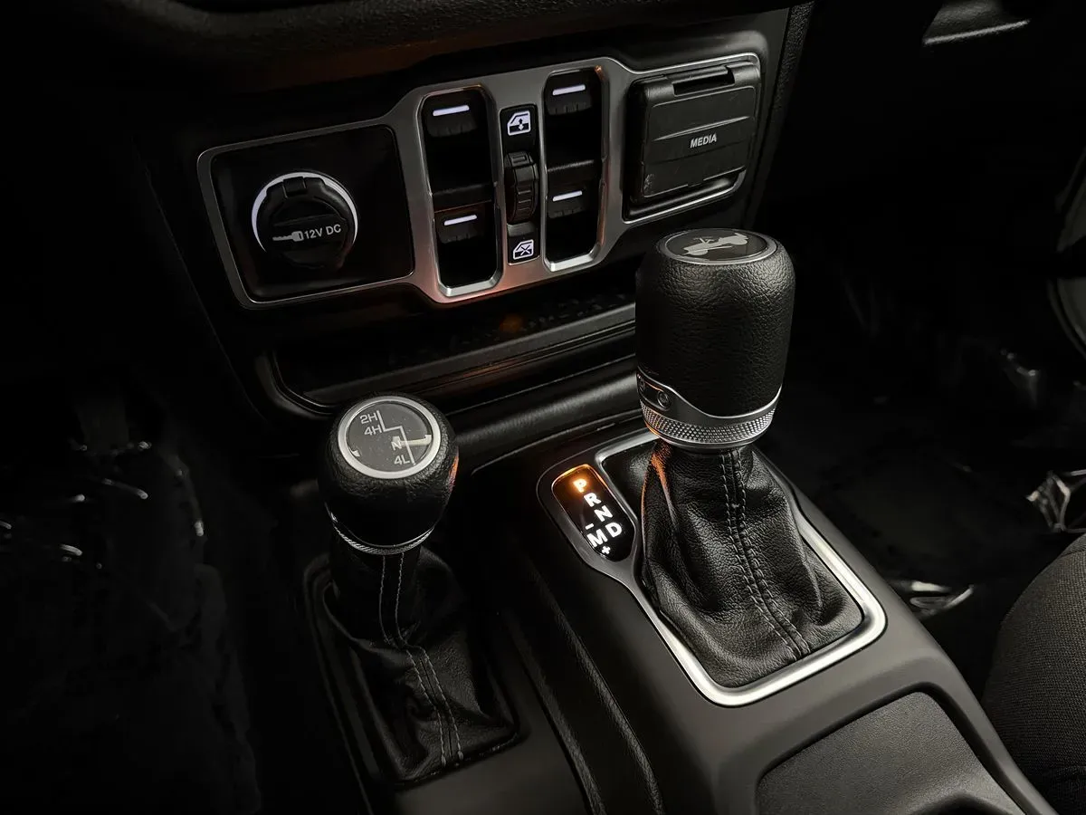 Jeep Wrangler photo 24