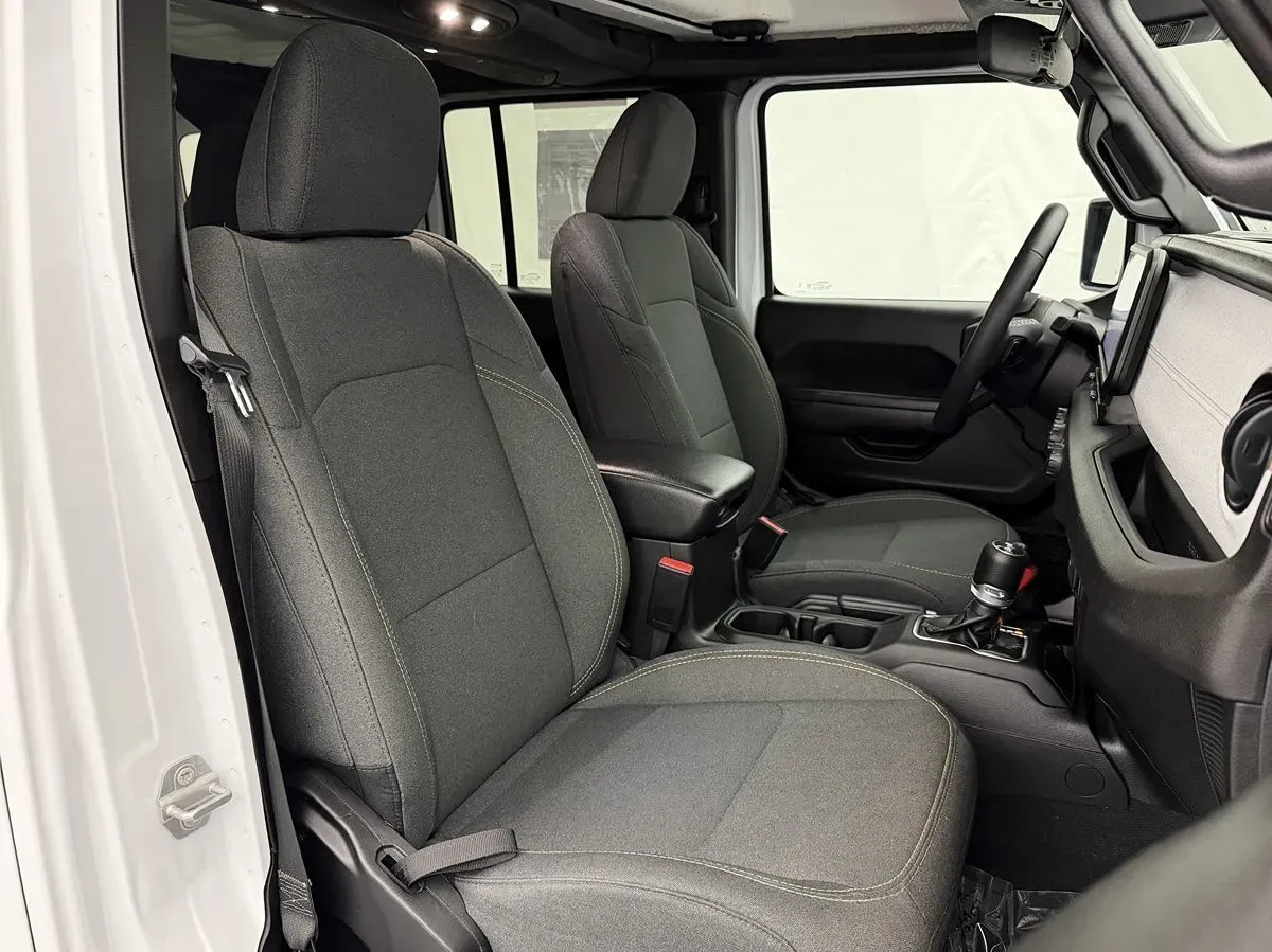 Jeep Wrangler photo 27
