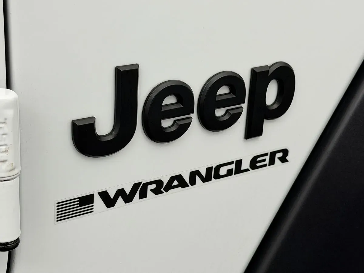Jeep Wrangler photo 6