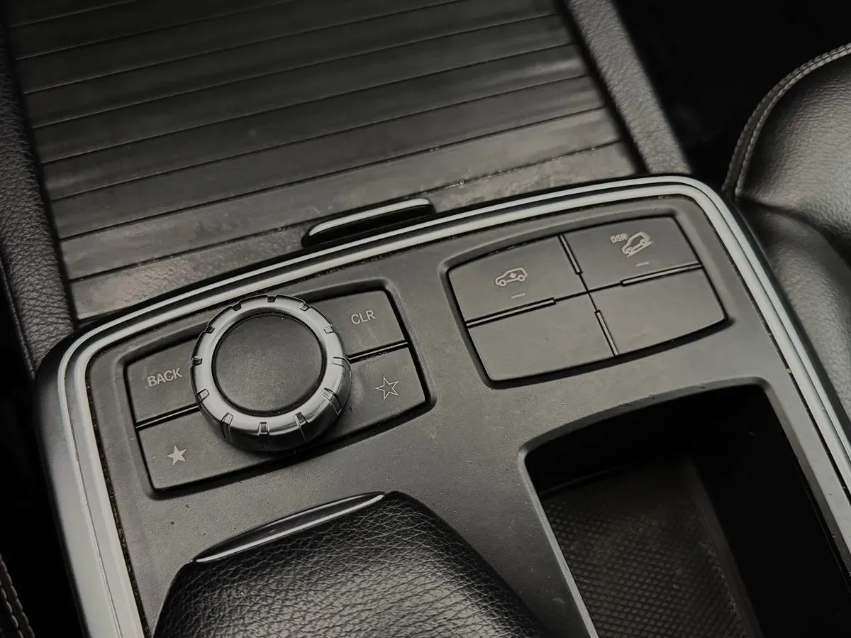 Mercedes-Benz GL-Class photo 25