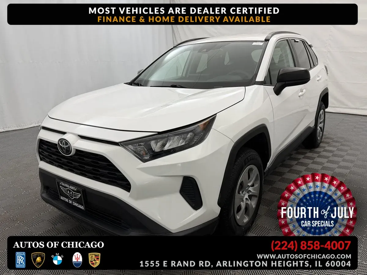 White 2019 Toyota RAV4 LE for sale in Arlington Heights, IL