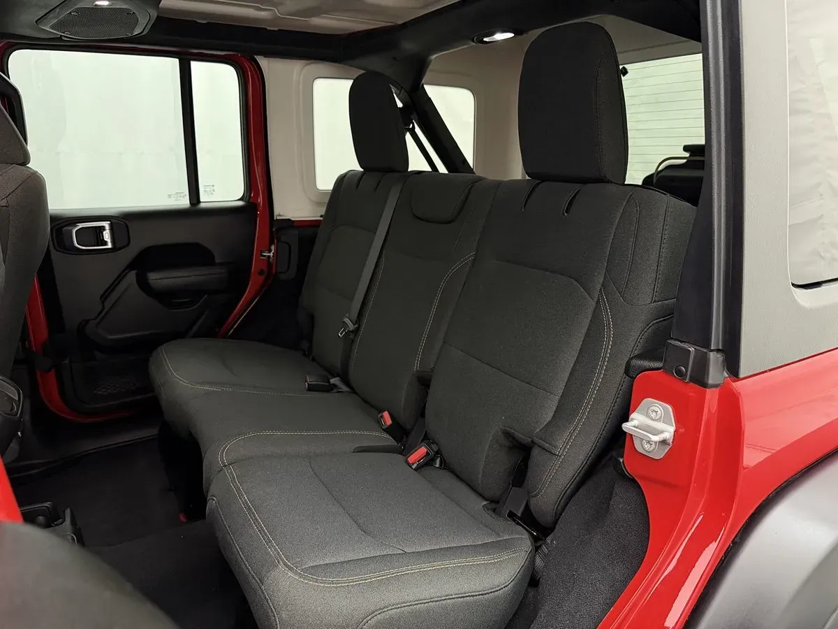 Jeep Wrangler photo 28