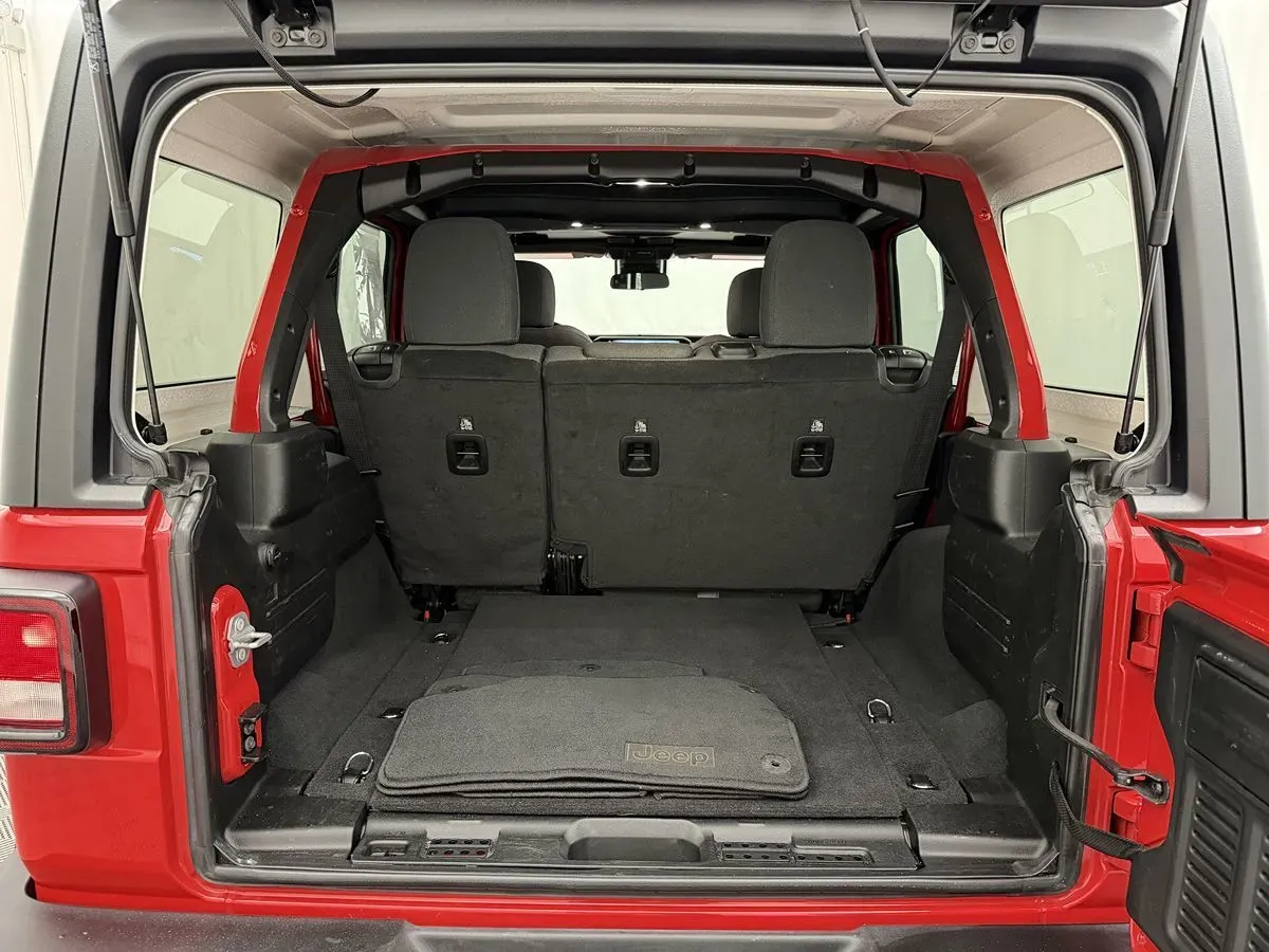 Jeep Wrangler photo 31