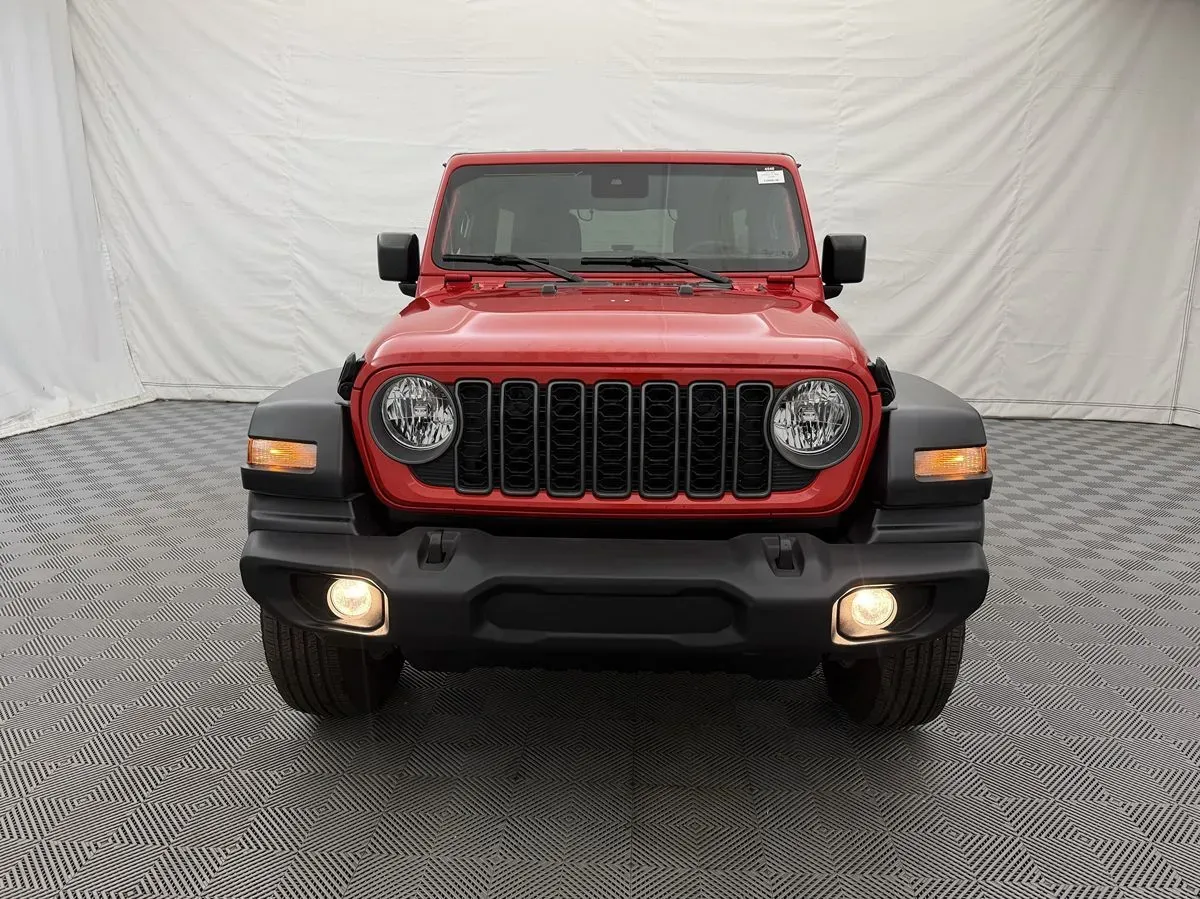 Jeep Wrangler photo 2