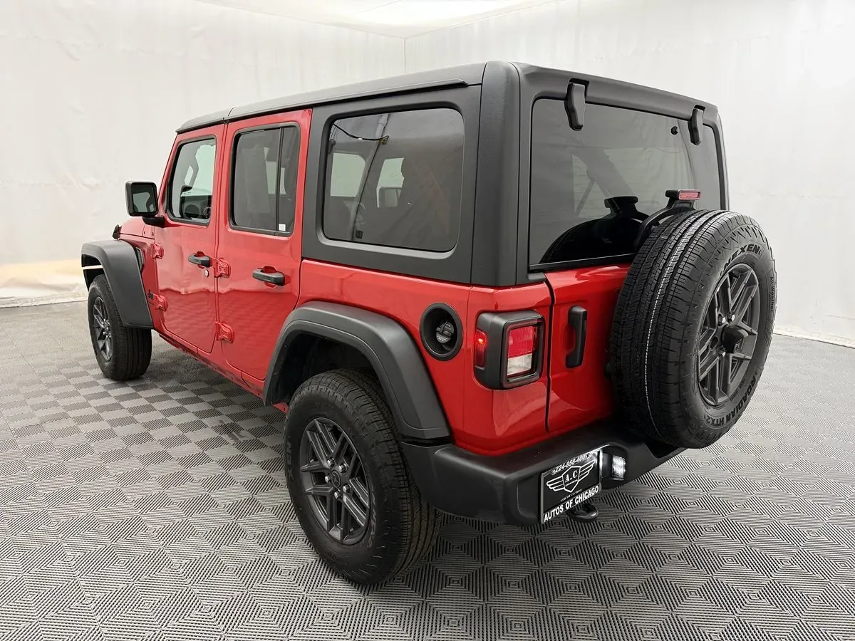 Jeep Wrangler photo 6