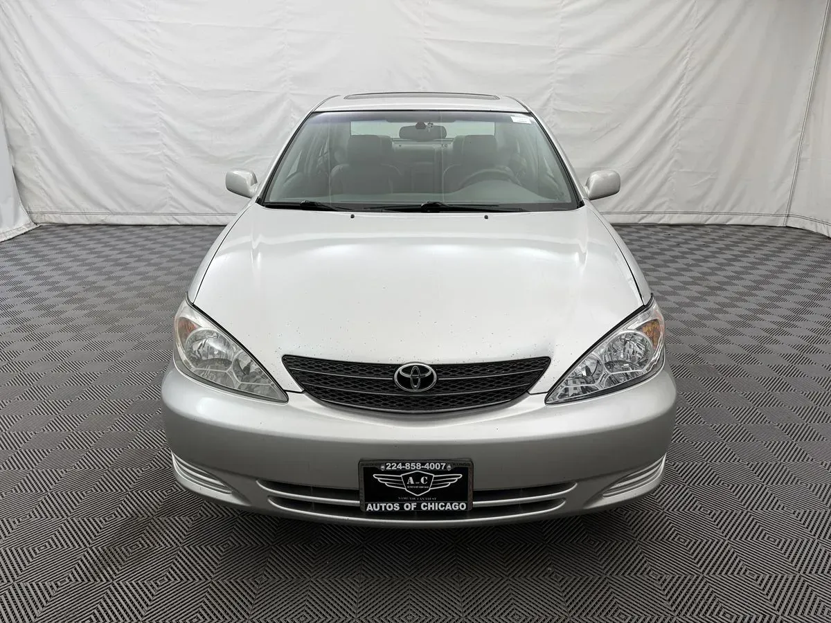 Toyota Camry photo 3