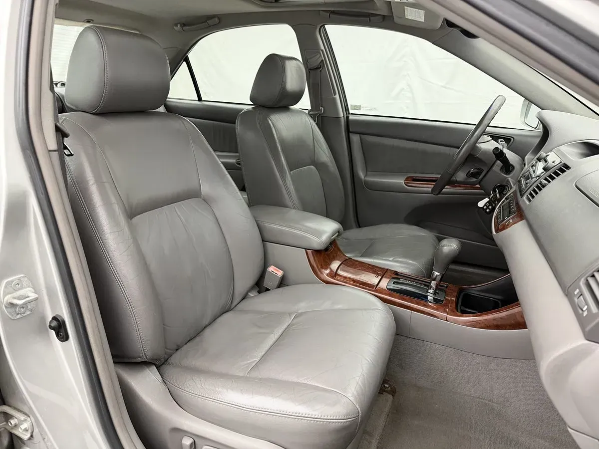 Toyota Camry photo 17