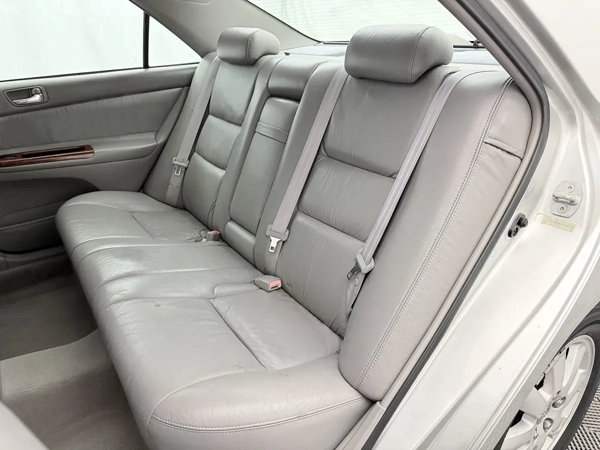 Toyota Camry photo 14