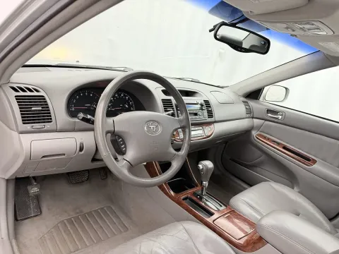 More photos of 2002 Toyota Camry LE at Autos of Chicago, IL