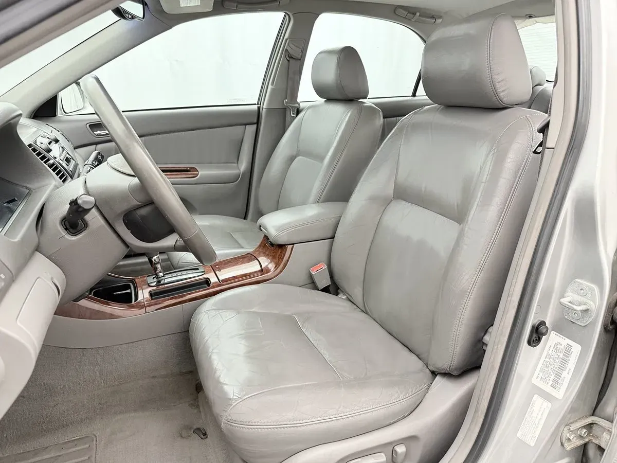 Toyota Camry photo 7