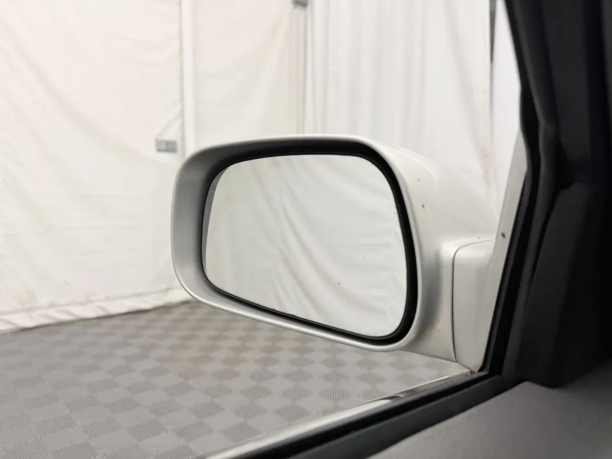Toyota Camry photo 9