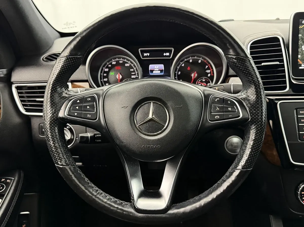 Mercedes-Benz GLE photo 11