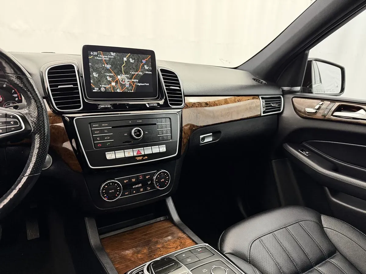 Mercedes-Benz GLE photo 17